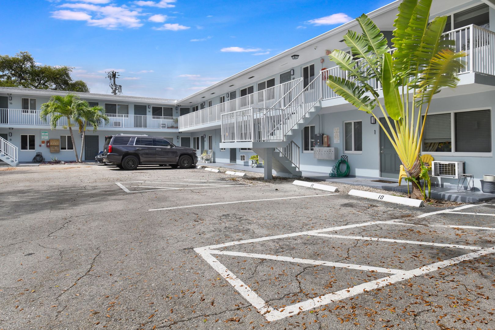 Lake Worth Apartment: 901 N F St
