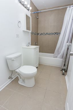 7616 S. Phillips Ave – Chicago, IL – photo 1