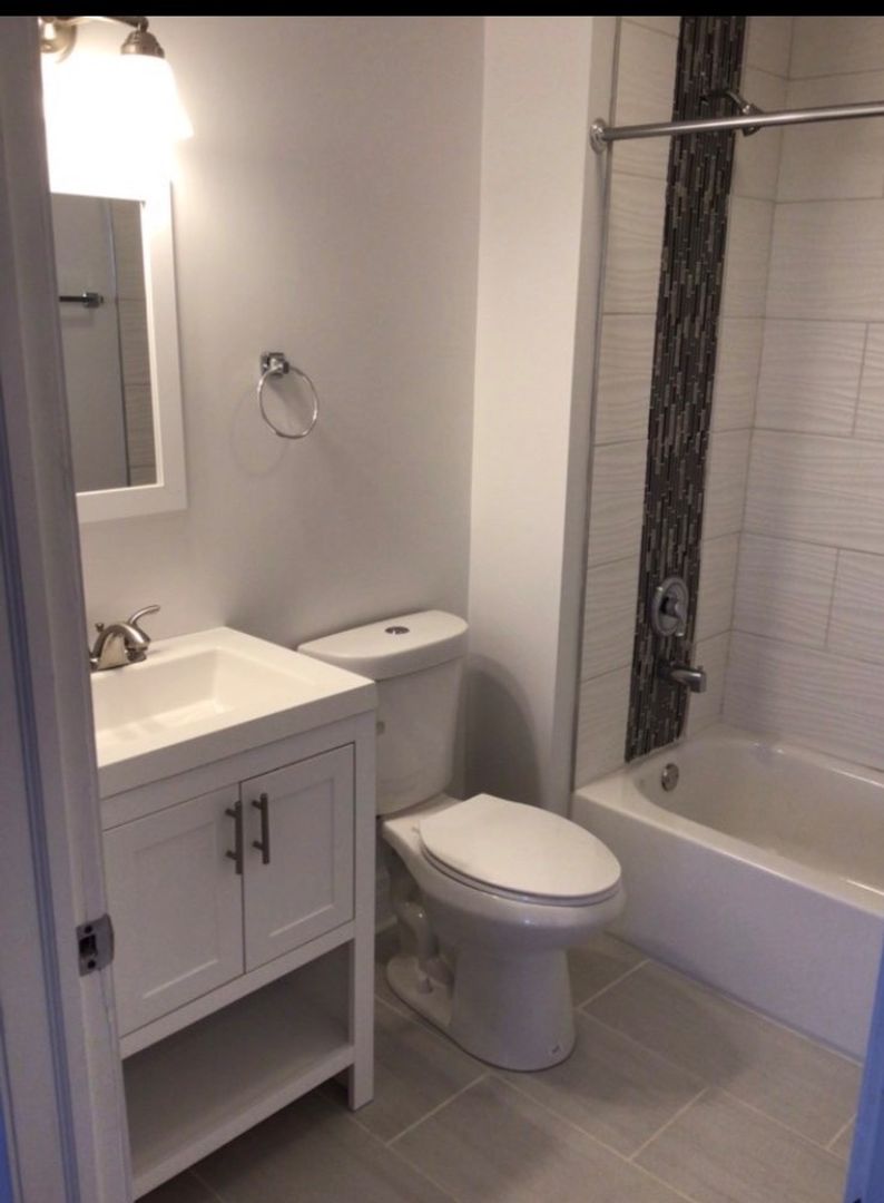 Chicago Apartment: 5700 S. Calumet Ave