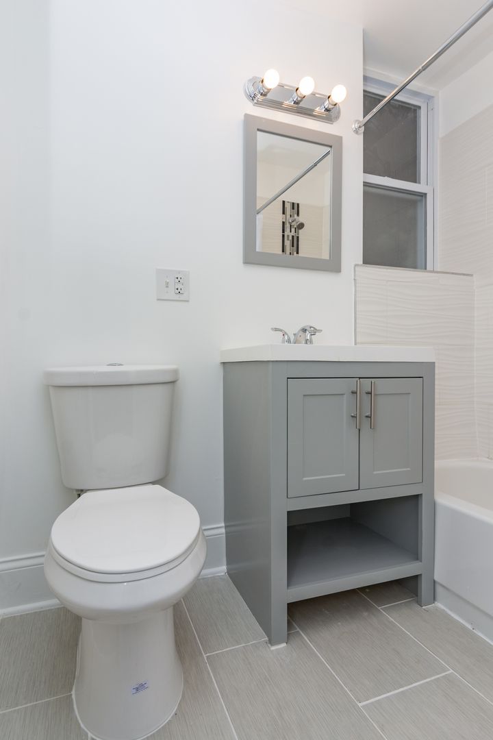 Chicago Apartment: 7511 S Yale Ave