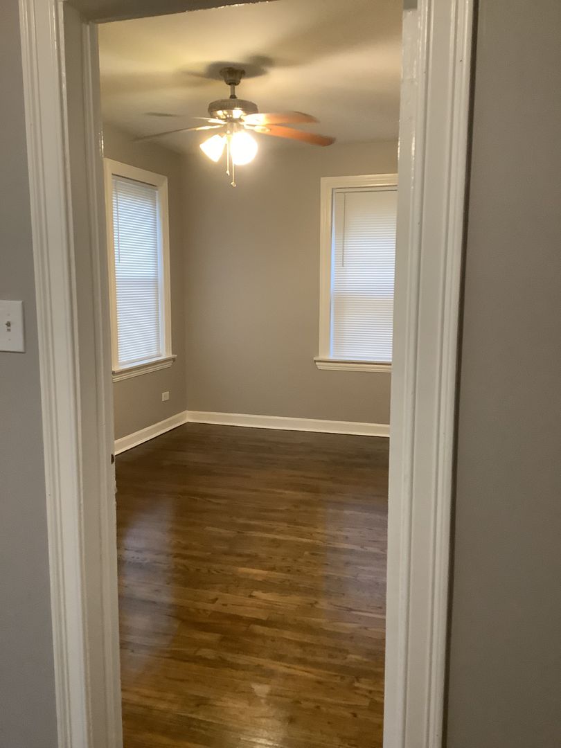 Chicago Apartment: 7646 S. Ingleside Ave