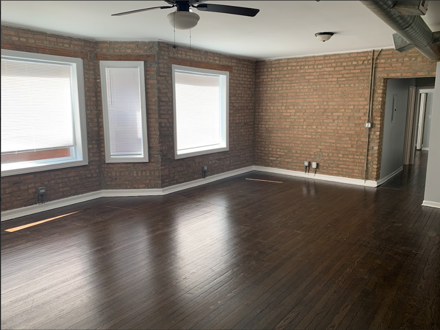 7752 South Essex Ave., Chicago, IL - 1,686 USD/ month