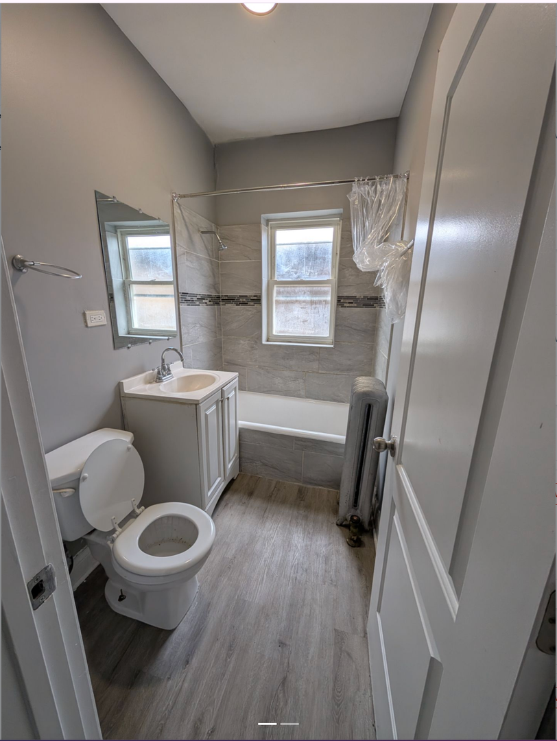 Chicago Apartment: 7030 S Cregier Ave