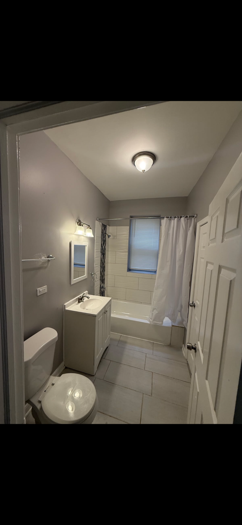 Chicago Apartment: 5720 S Michigan Ave