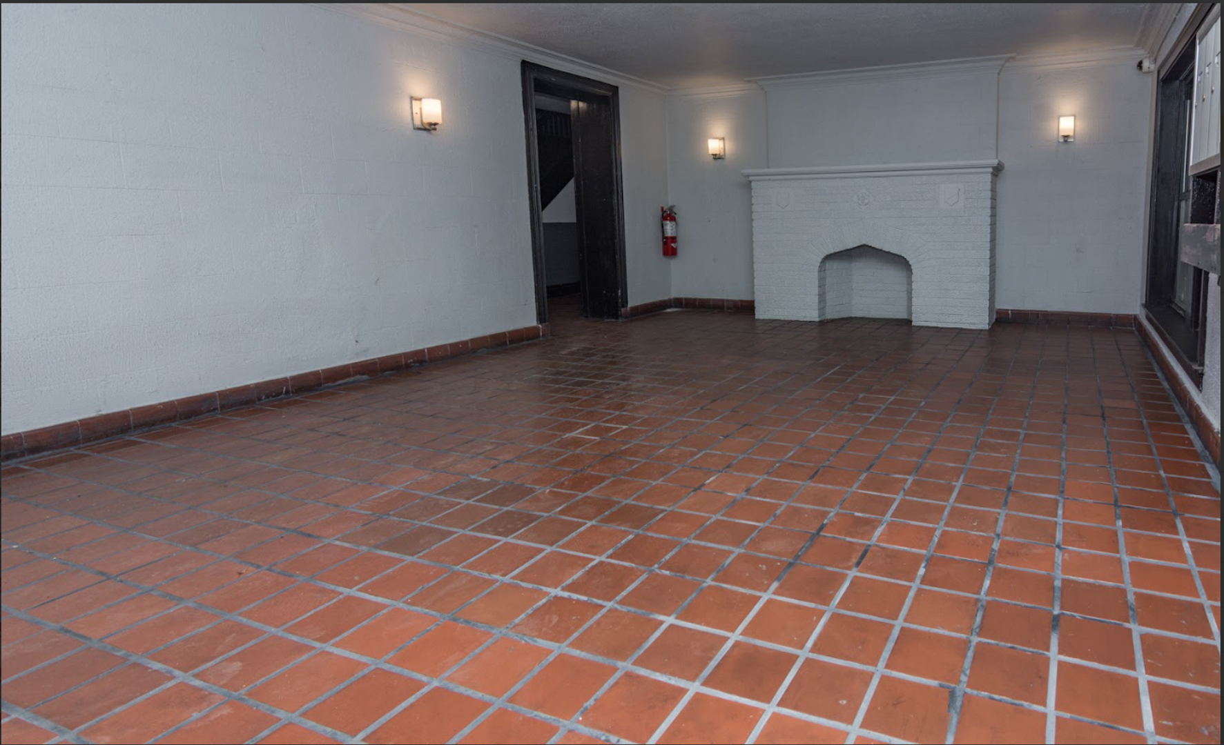 Chicago Apartment: 6700 S. Constance Ave