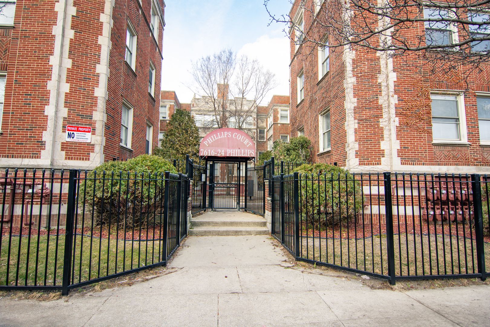 7620 South Phillips Ave., Chicago, IL - 2,249 USD/ month