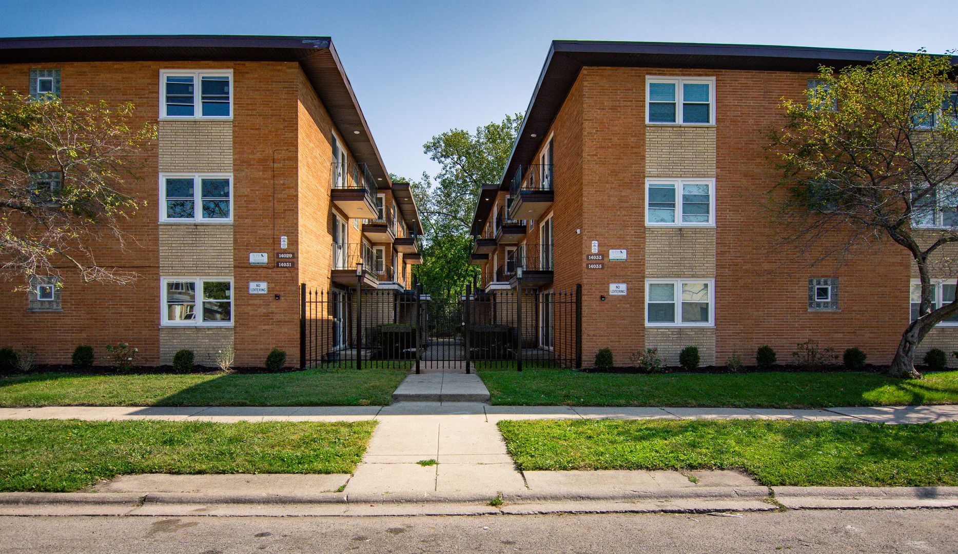 Riverdale Apartment: 14033-35 S. Atlantic Ave