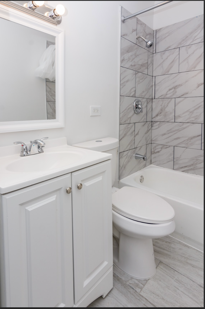 Chicago Apartment: 4200 W Washington Blvd
