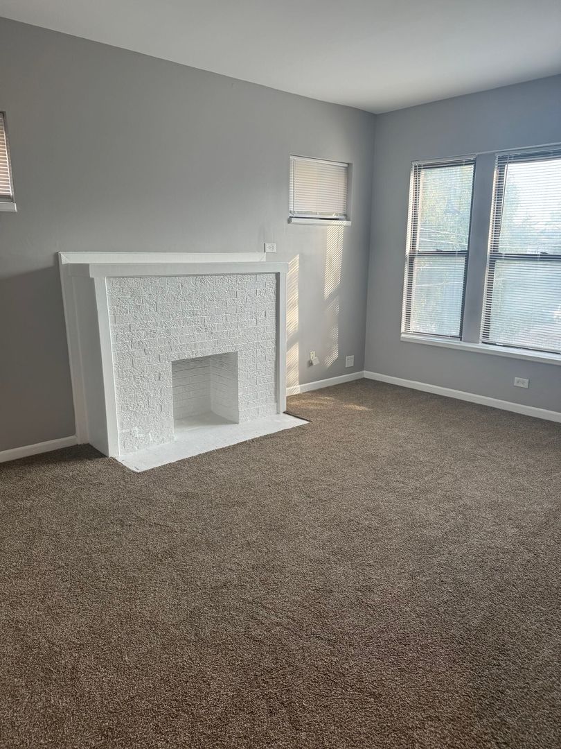 Chicago Apartment: 4200 W Washington Blvd