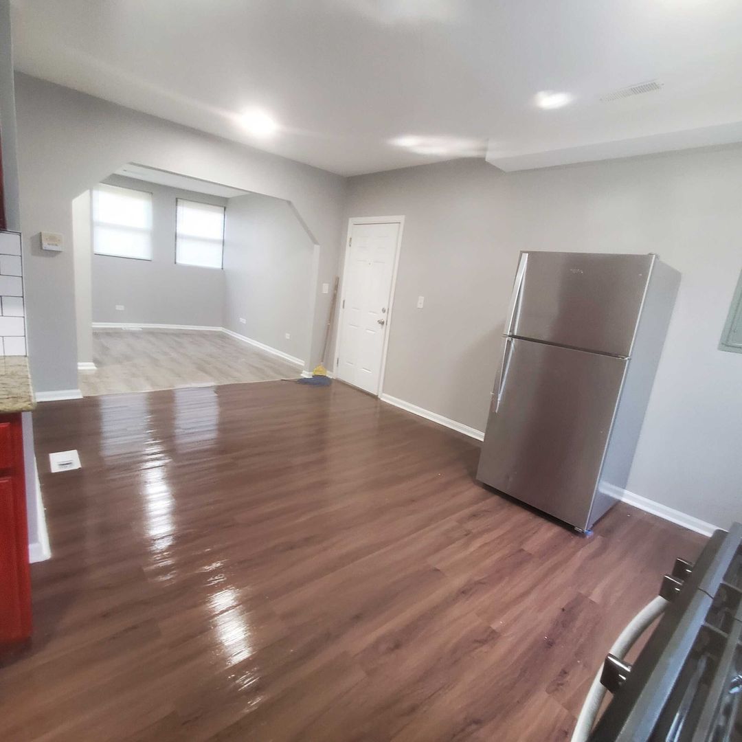 Chicago Apartment: 7527-29 S Colfax Ave