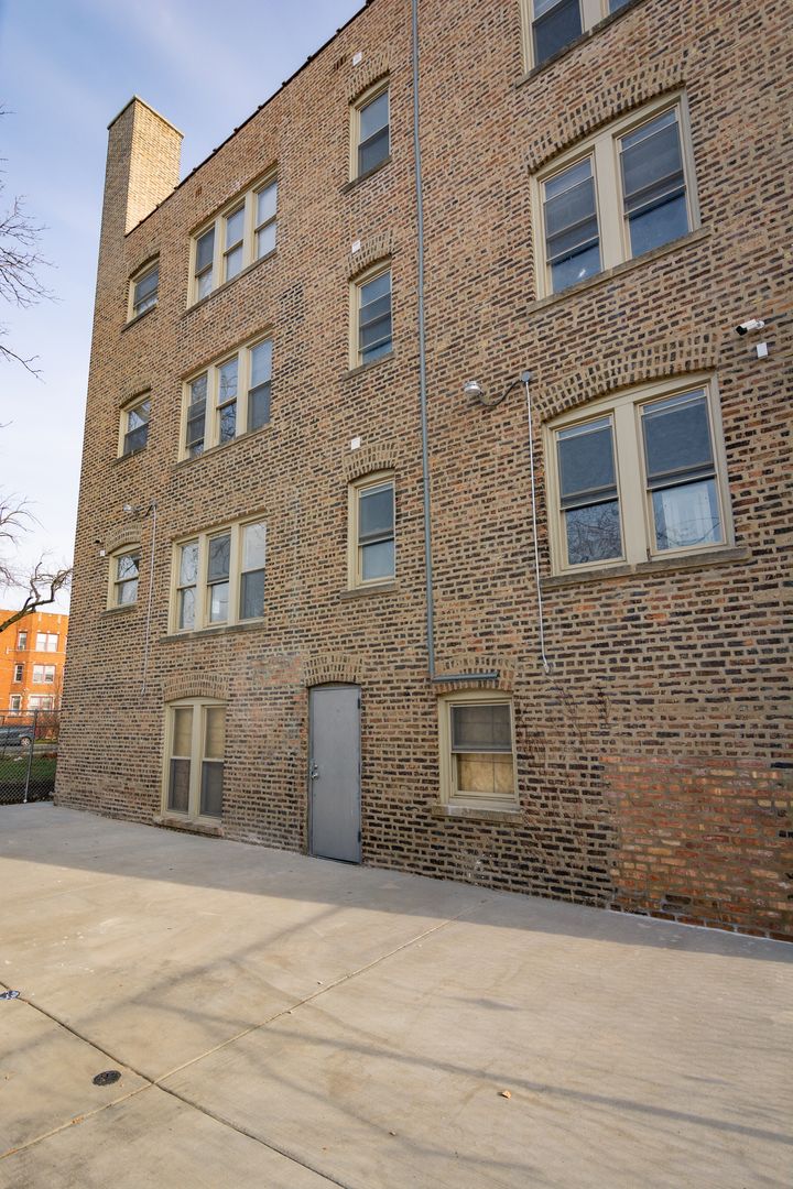 Chicago Apartment: 7810 S Ada St
