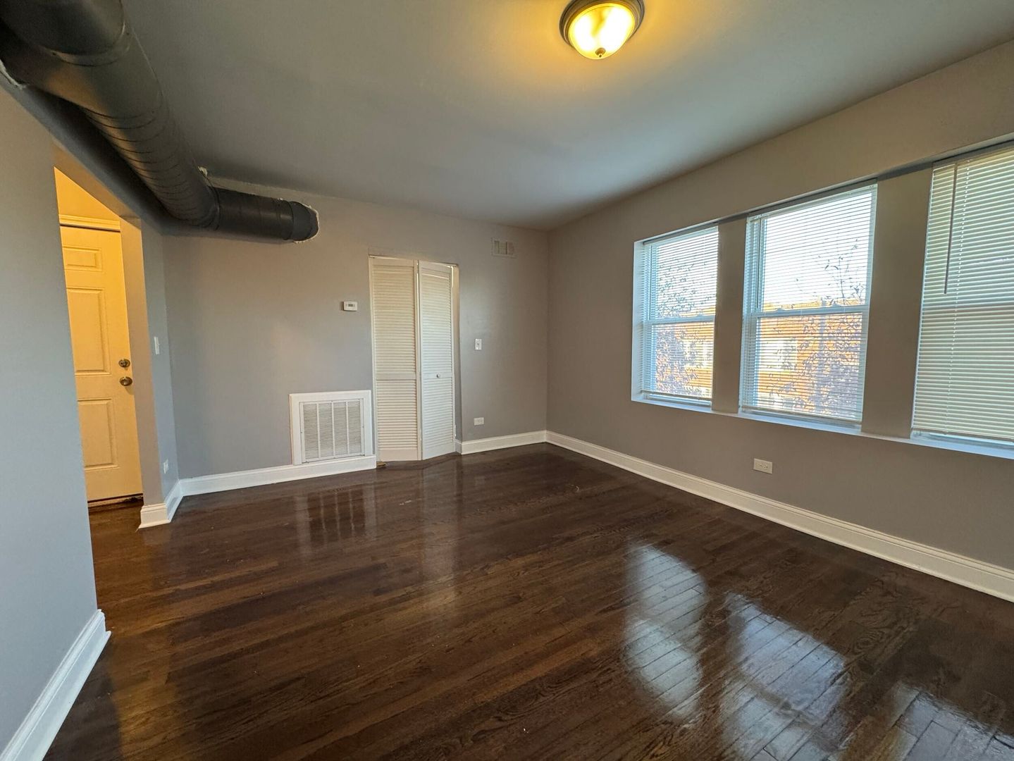 Chicago Apartment: 1215 W 81st Street