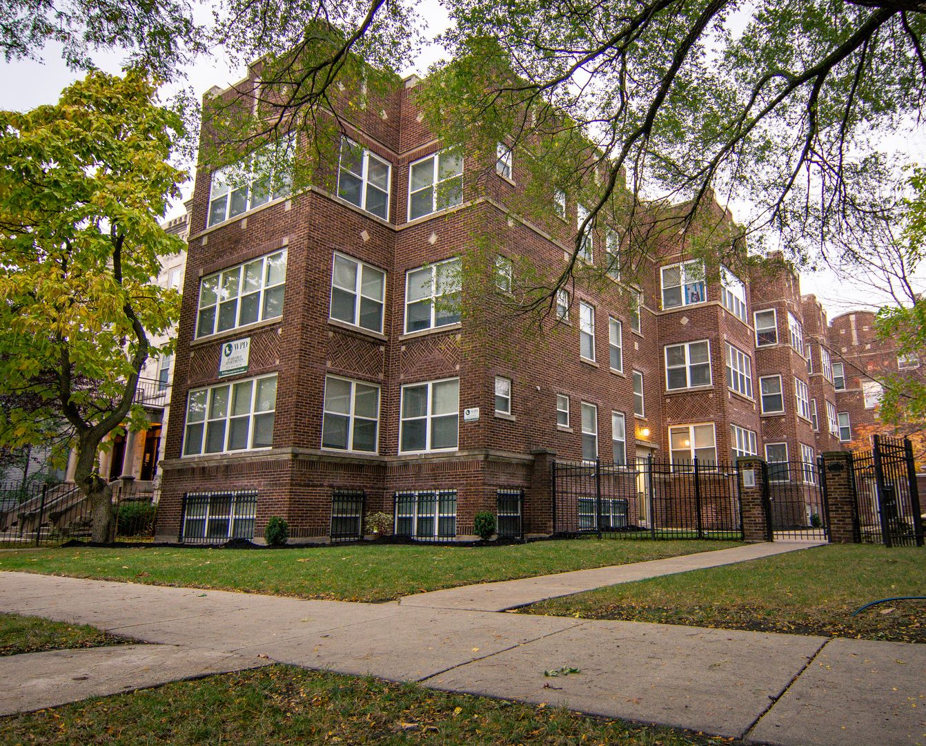 Chicago Apartment: 6437 S Kenwood Ave