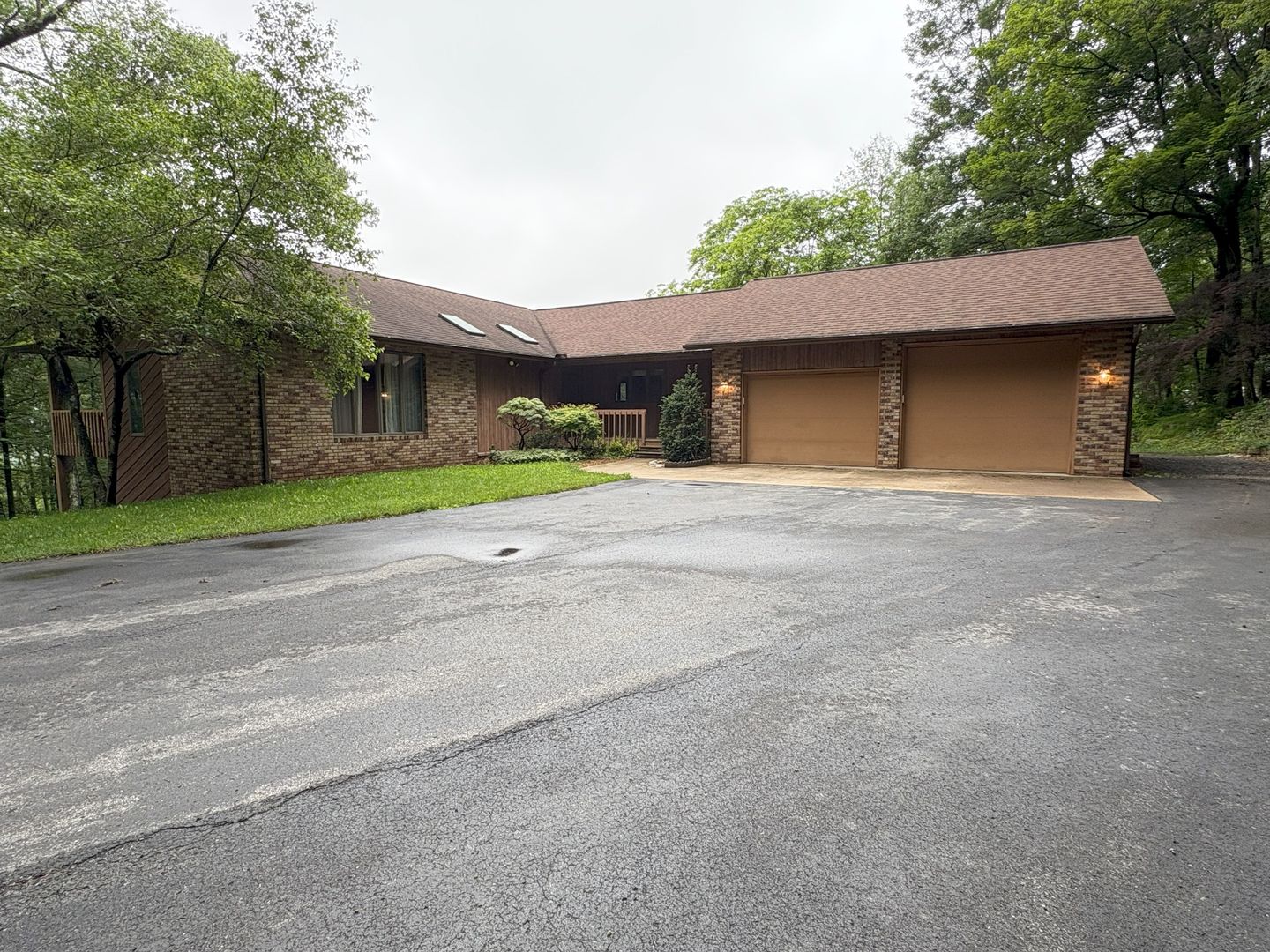 Montoursville House: 408 Rakestraw Road