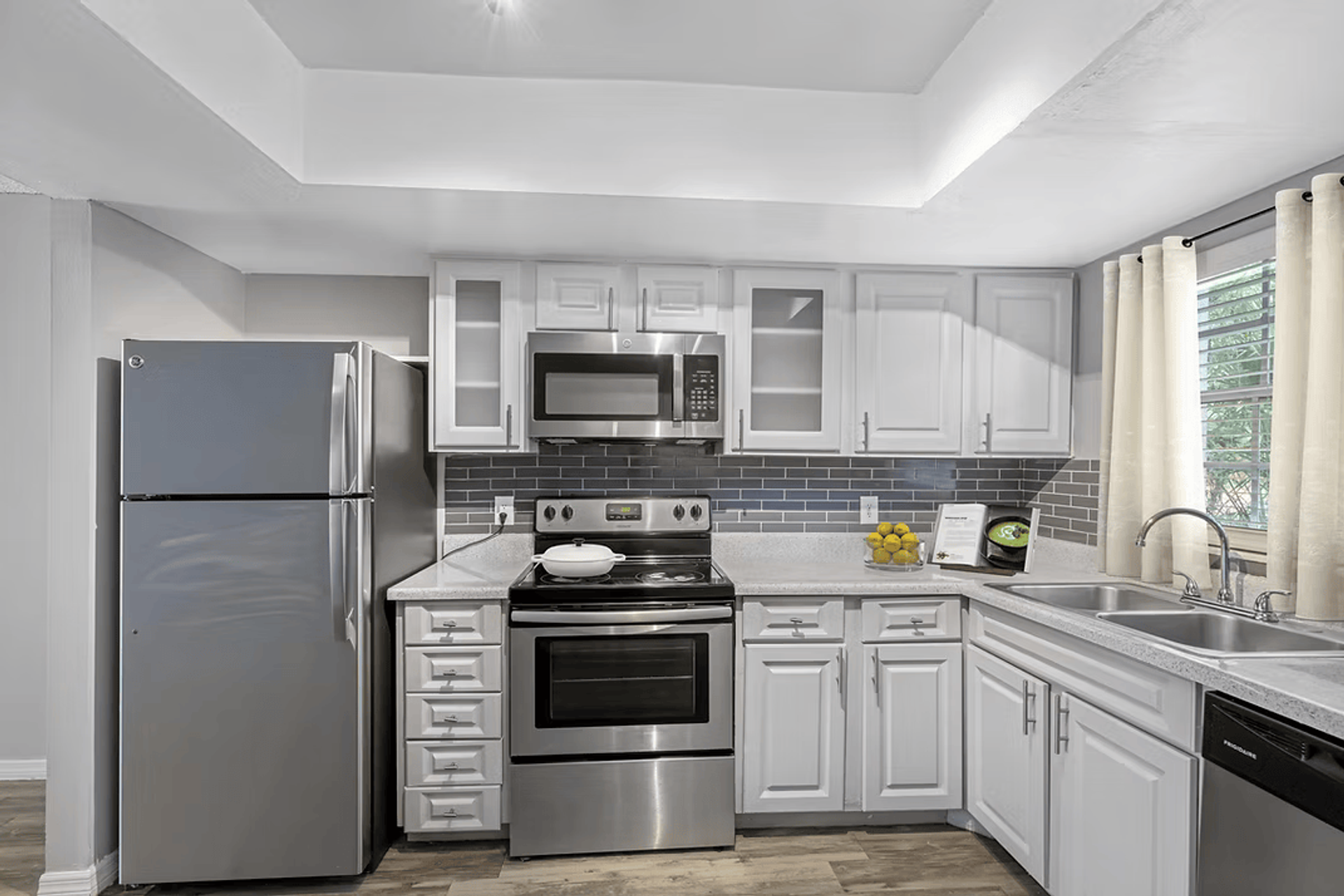 Largo Apartment: 301 Seacrest Dr