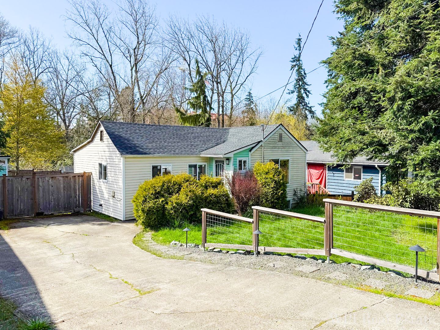 Seattle House: 10405 8th Ave NE