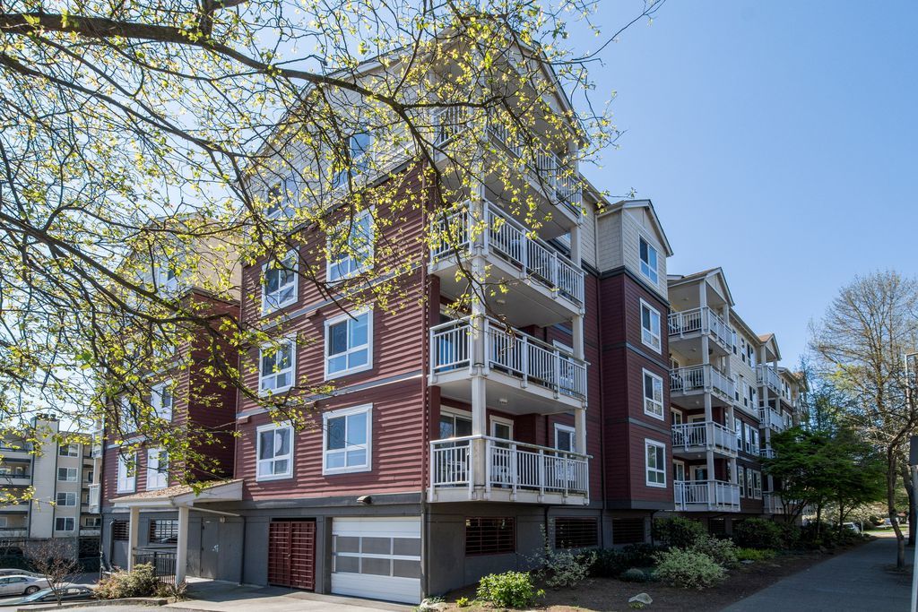 Seattle Condo: 2805 NE 125th St. #501