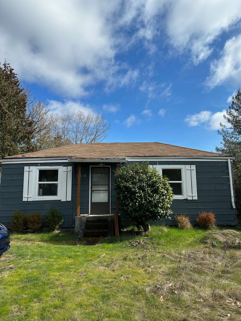 SEATTLE House: 11404 8th Ave. NE