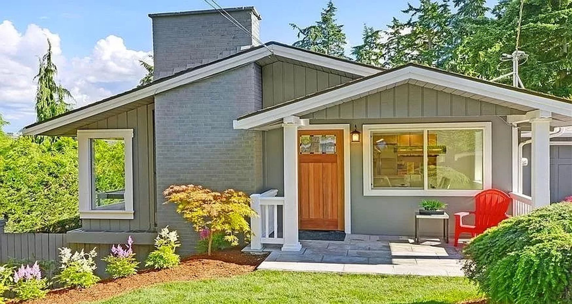 Bellevue House: 9847 NE 19th St