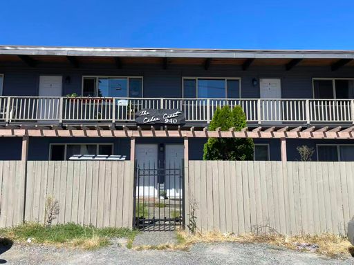 Nice 2 Bedrooms 1 bath apartment near Oak Tree. Cedar Crest Apartment unit 5 – photo 1