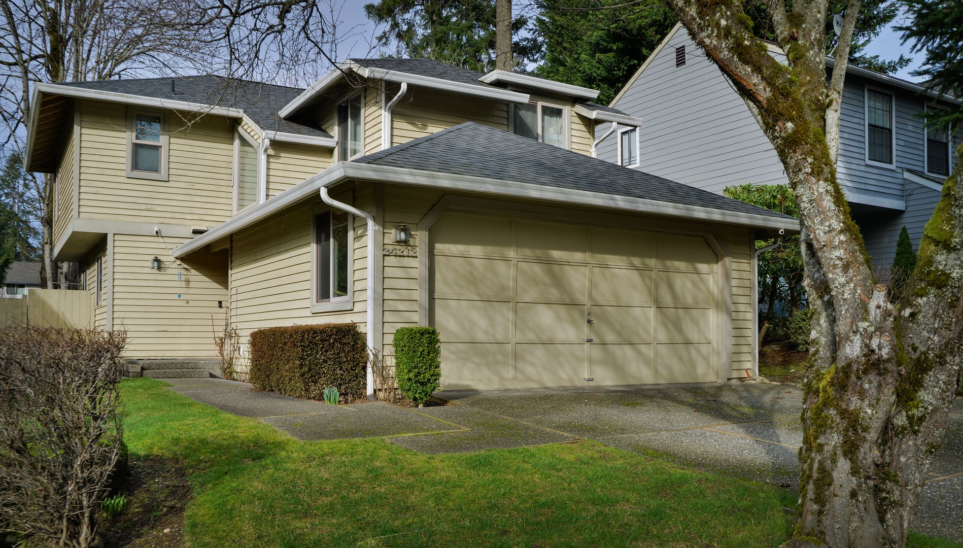 Issaquah House: 24212 SE 43rd Pl