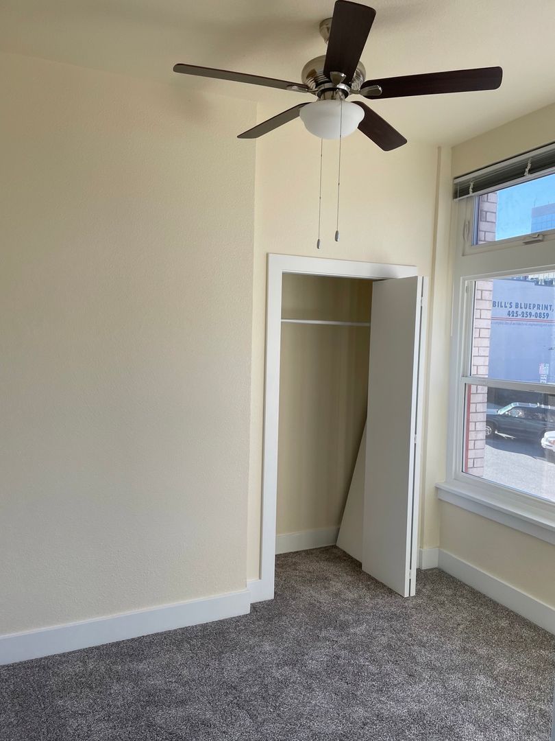 Everett Apartment: 1804 Hewitt Ave