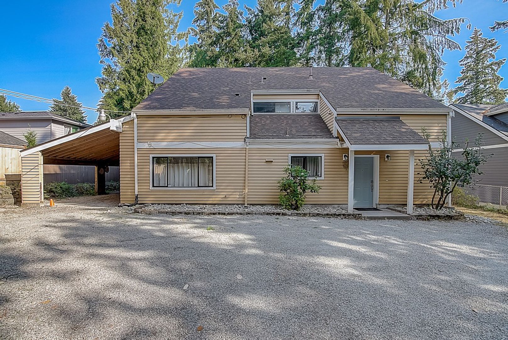 Shoreline House: 2342 NE 145th St