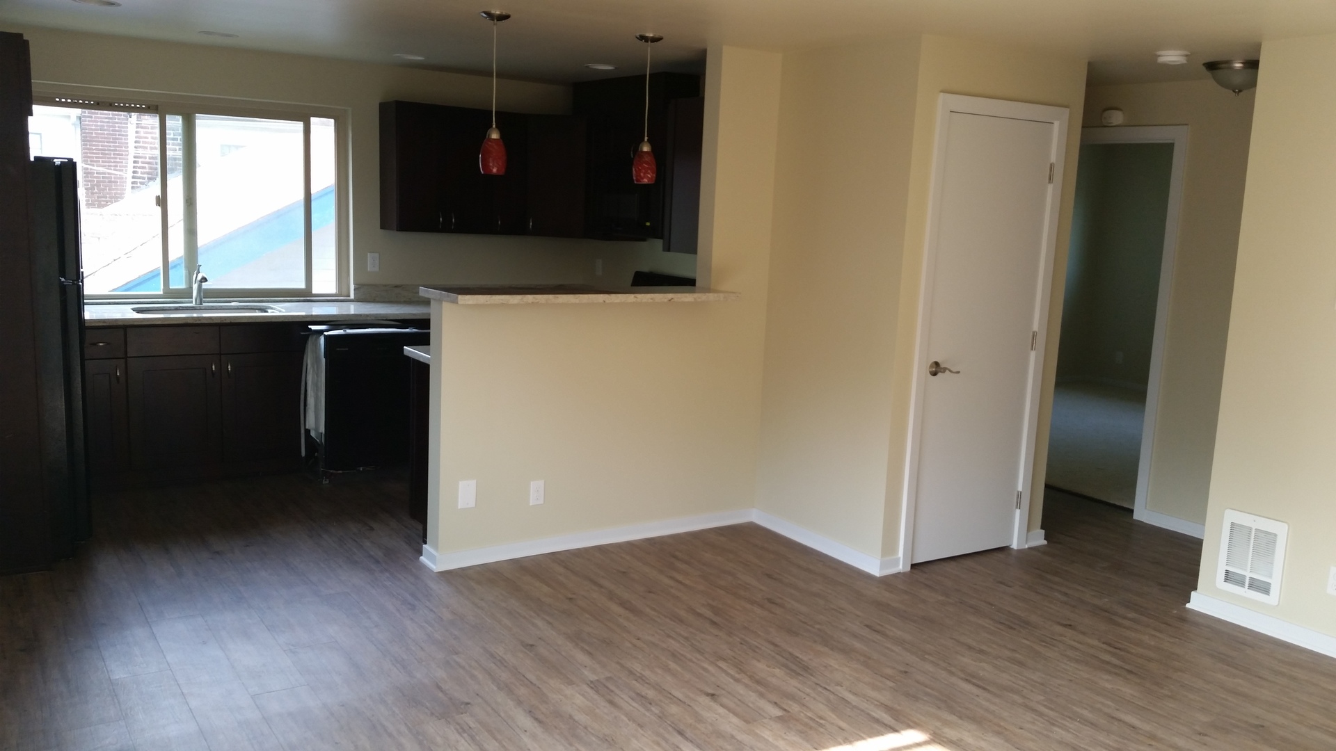 Seattle Apartment: 4619 Densmore Ave N