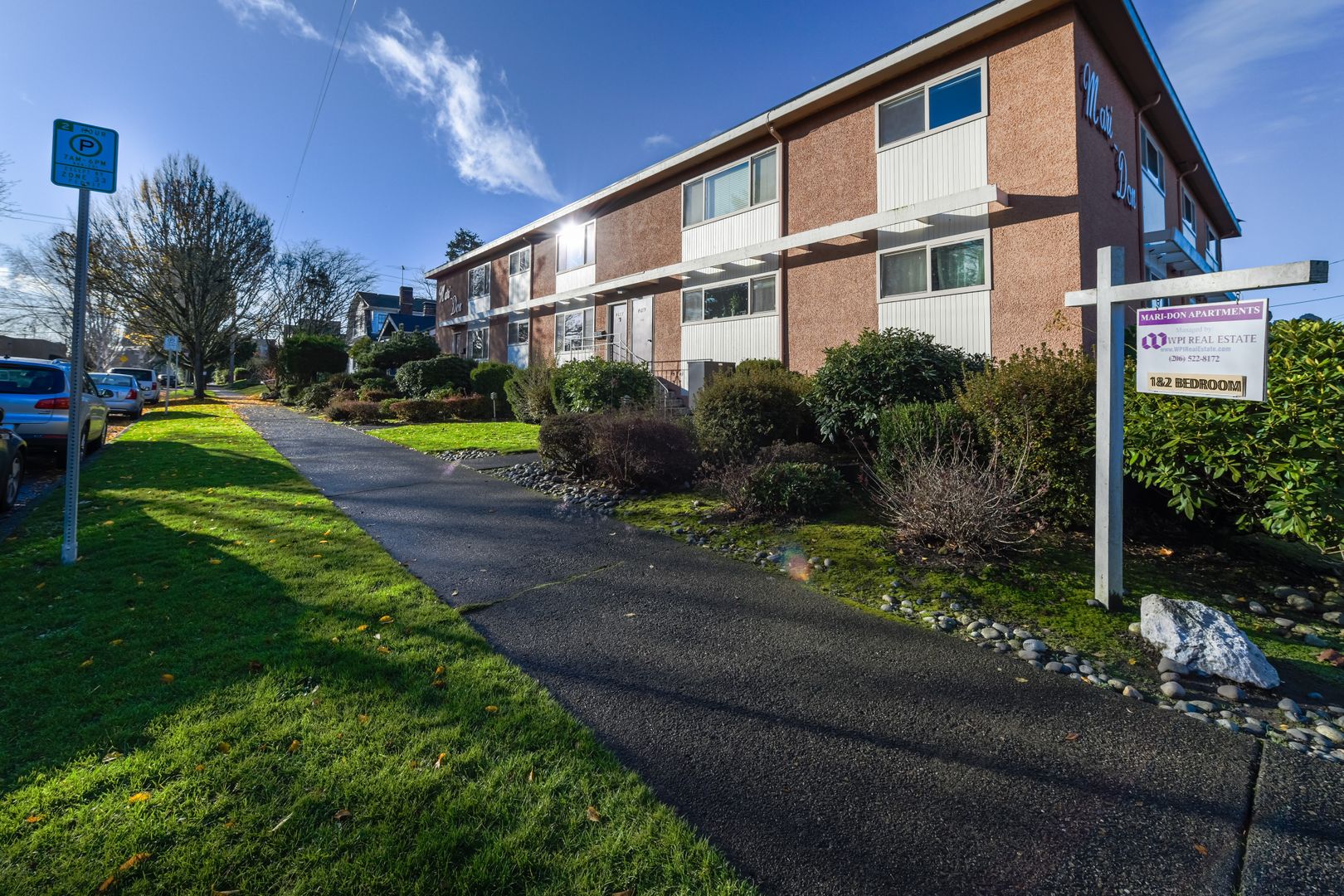 Seattle Apartment: 4619 Densmore Ave N