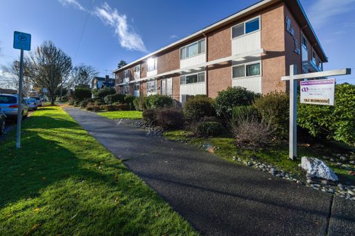 Completely updated 1bed/1bath in WALLINGFORD – photo 1