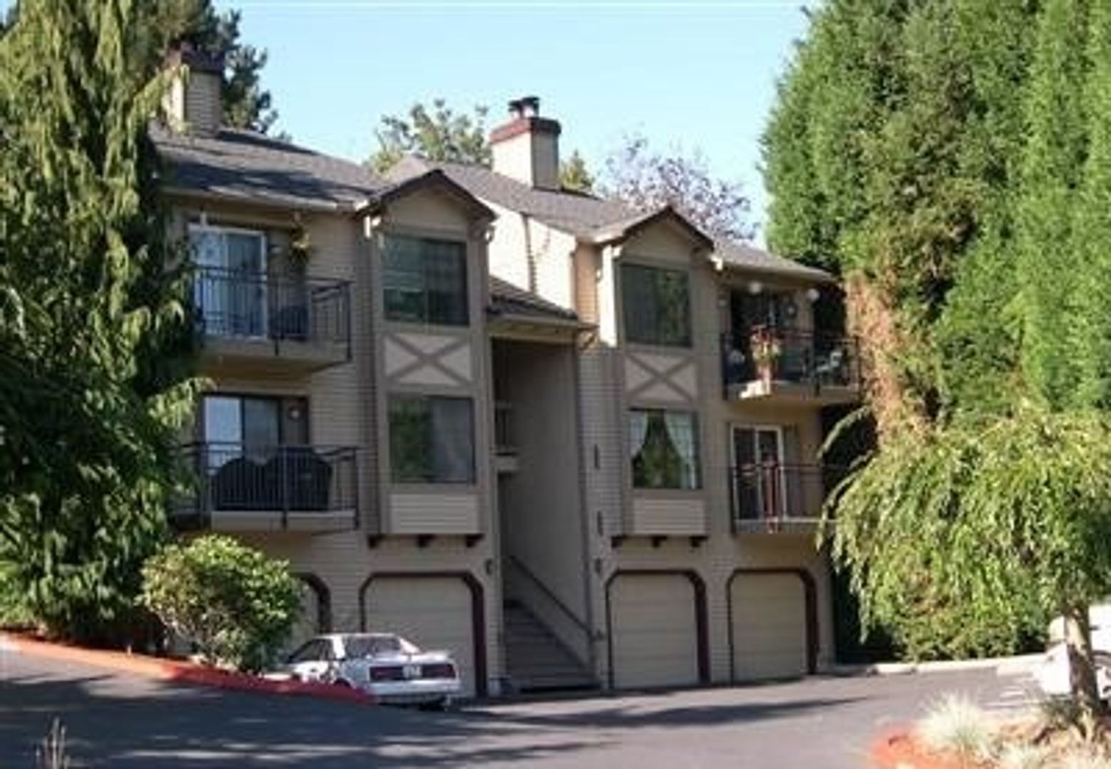 Woodinville Condo: 17020 128th Ln NE