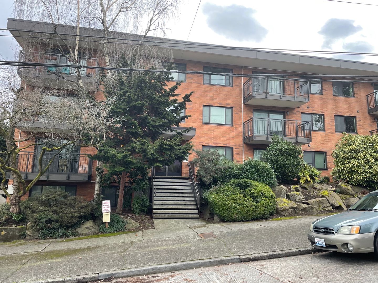 Seattle Condo: 911 N 73rd St