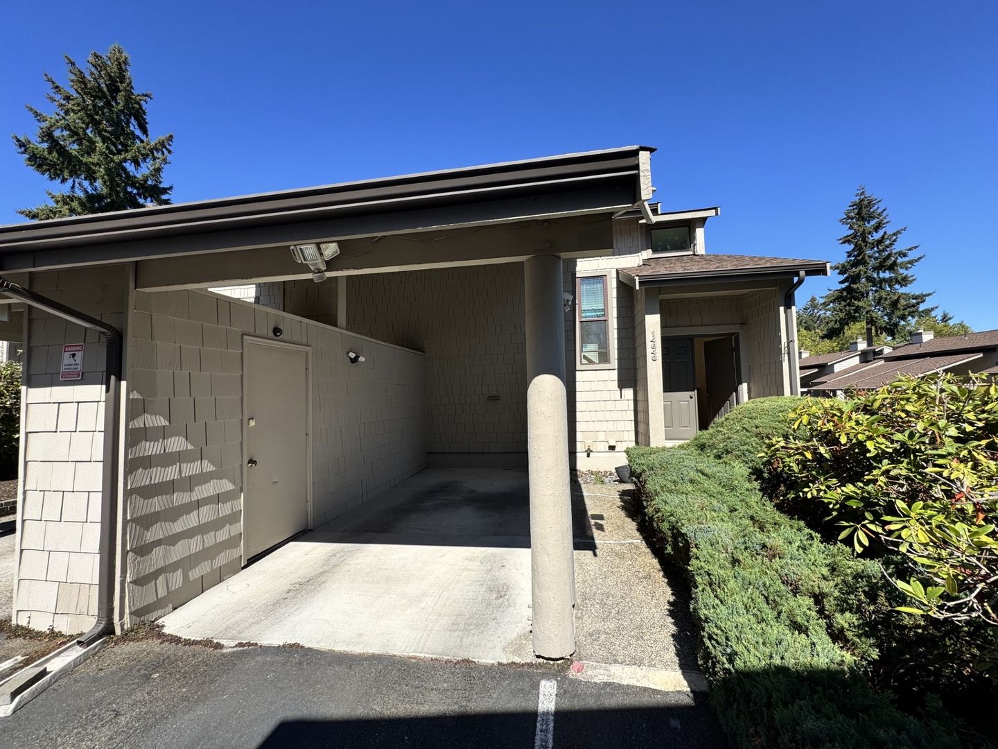 Bellevue Townhome: 14649 NE 35th St