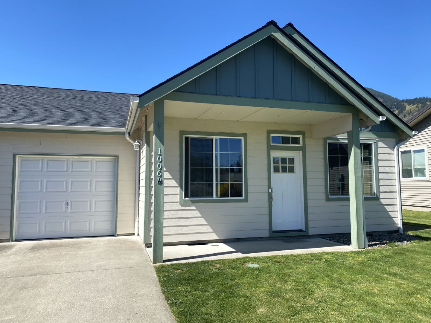 North Bonneville Apartment: 1006 Chenowuth