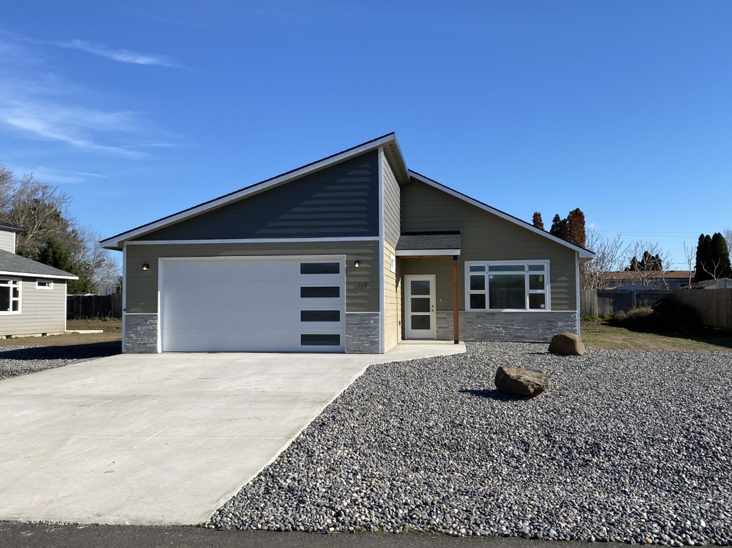Dallesport House: 332 Lolly Lane