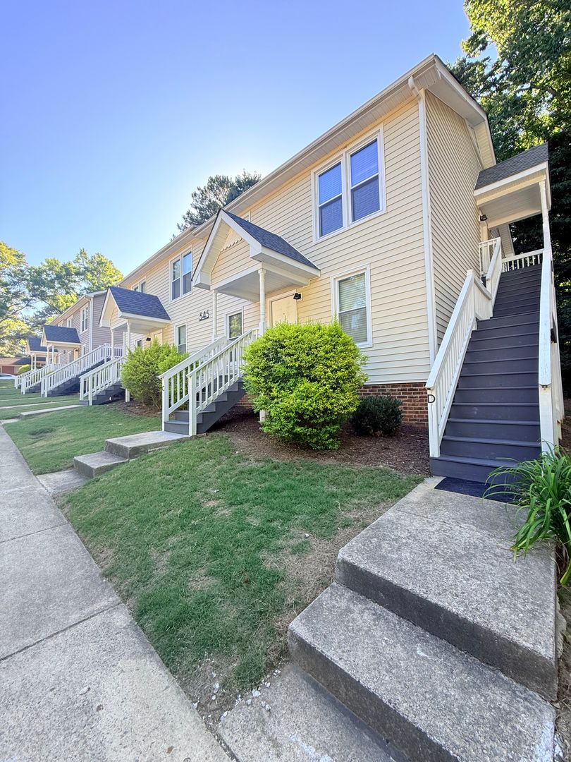 Wake Forest Apartment: 347 C  W Oak Ave