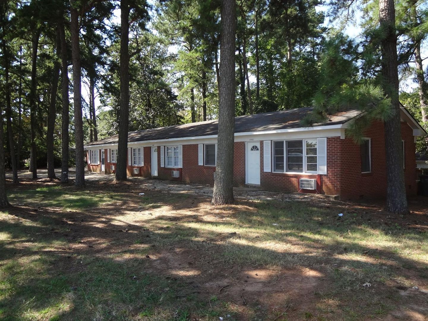 Raleigh House: 1300 Gorman Street