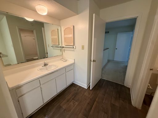 Updated end unit 2 bed 2.5 bath at Avery Close! – photo 1