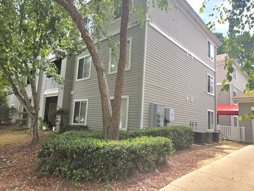 4 Bed 4 Bath condo at Lake Park. Individual room rentals available. Application fee credited to your First full month's rent!