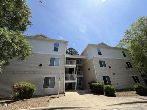 4 Bed 4 Bath Condo Available for Late July Move in! Washer/Dryer Included! Parking included! – photo 1