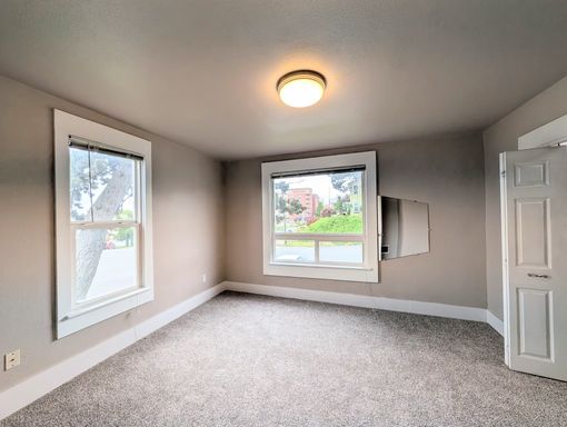 Listing photo thumbnail