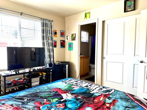 Listing photo thumbnail