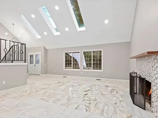 Listing photo thumbnail