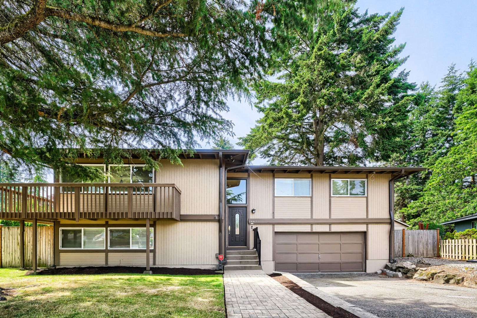 Renton House: 4437 NE 23rd Court