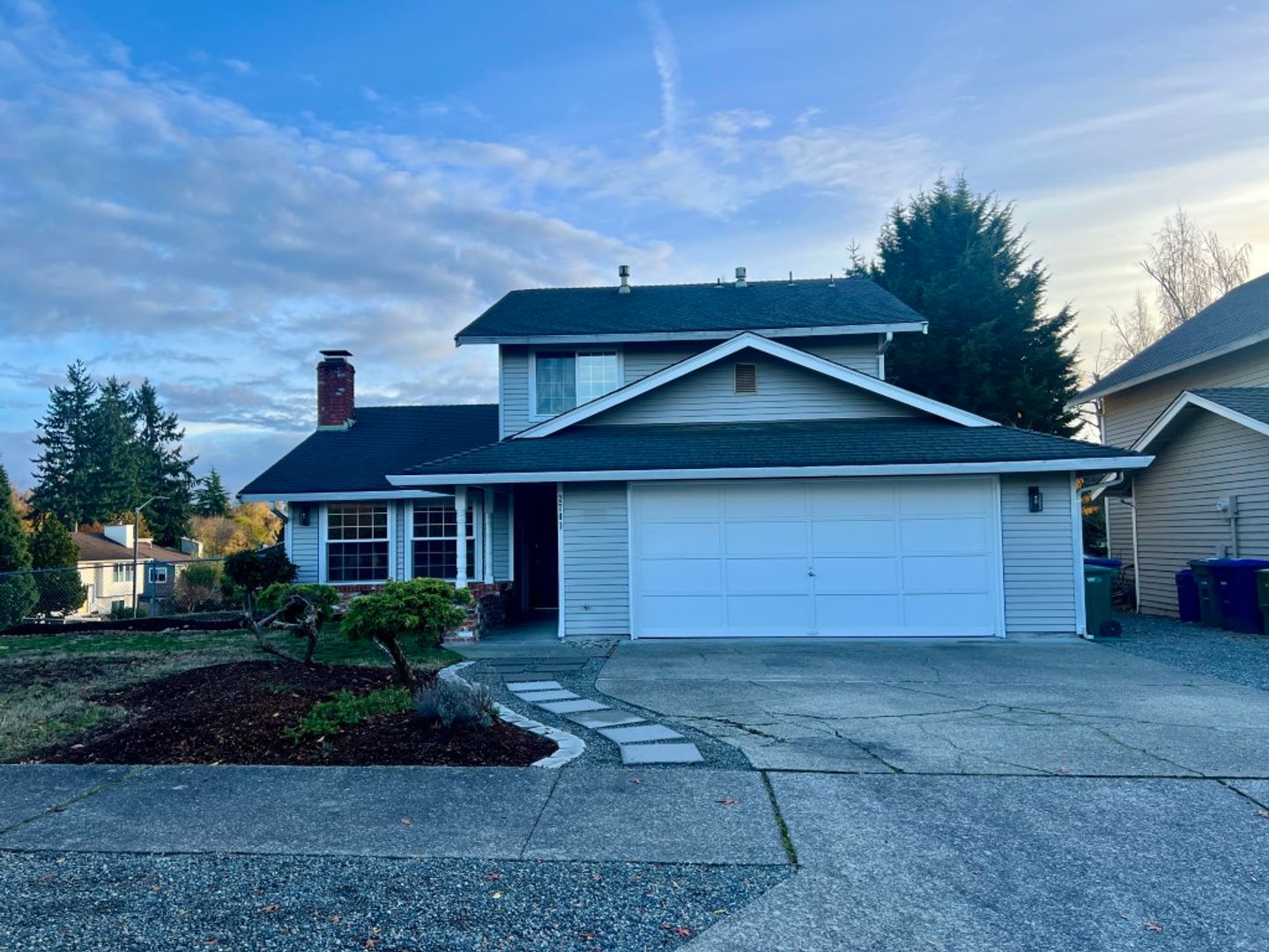 Renton House: 2701 NE 5th Ct