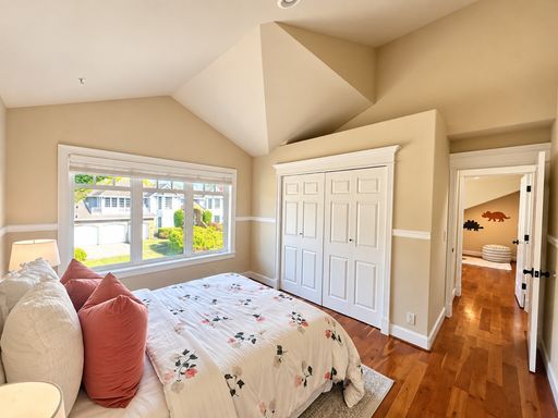 Listing photo thumbnail