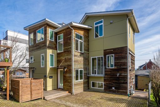 1504 19th Avenue #A, Seattle, WA 98122
