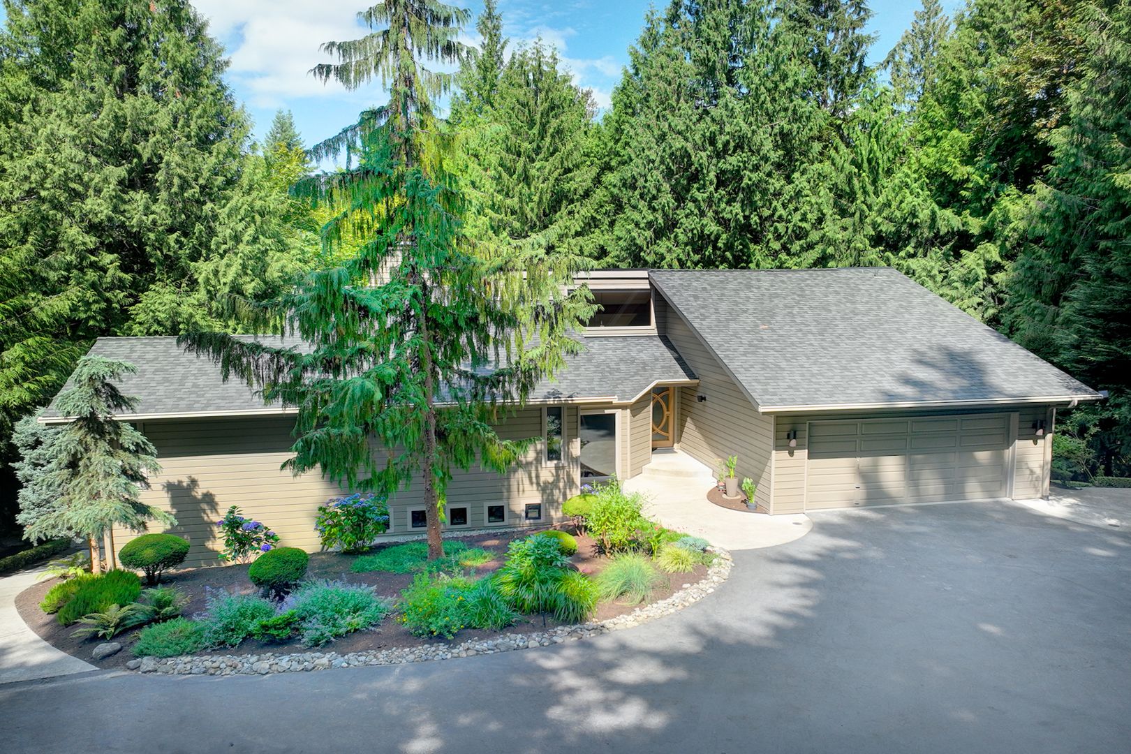 Sammamish House: 19622 SE 19th St