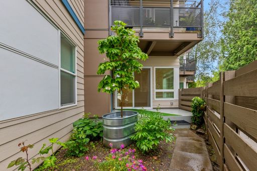 Listing photo thumbnail
