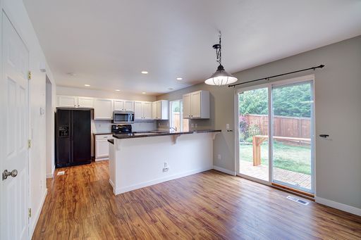 Listing photo thumbnail